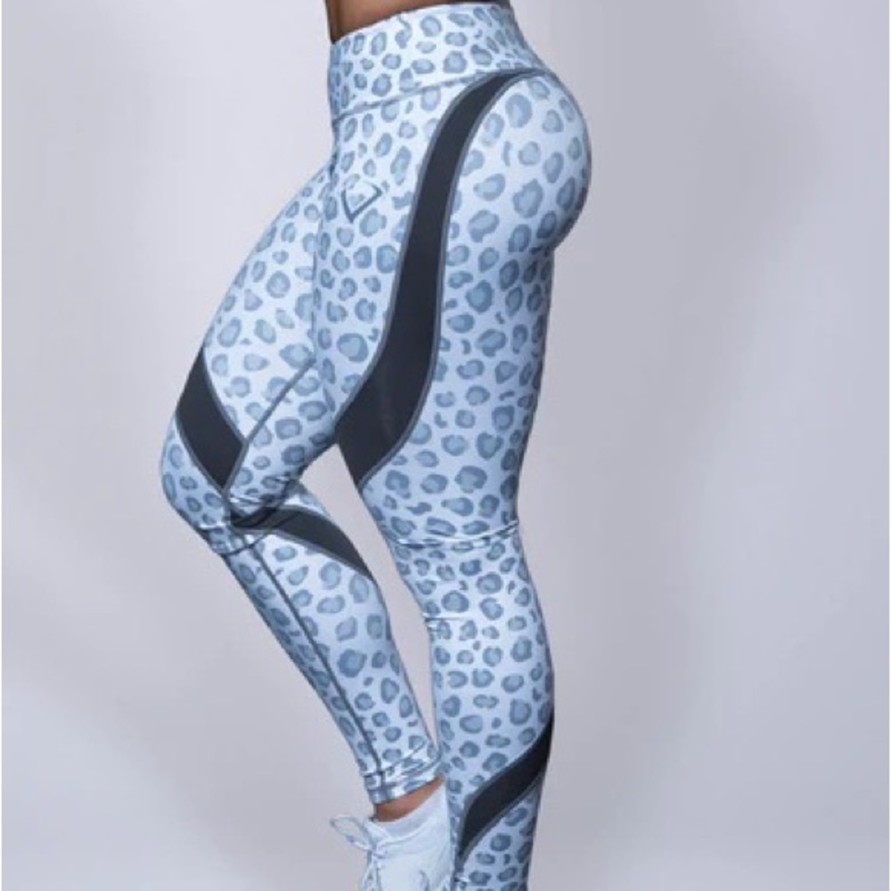 Violate the dress code leggings
